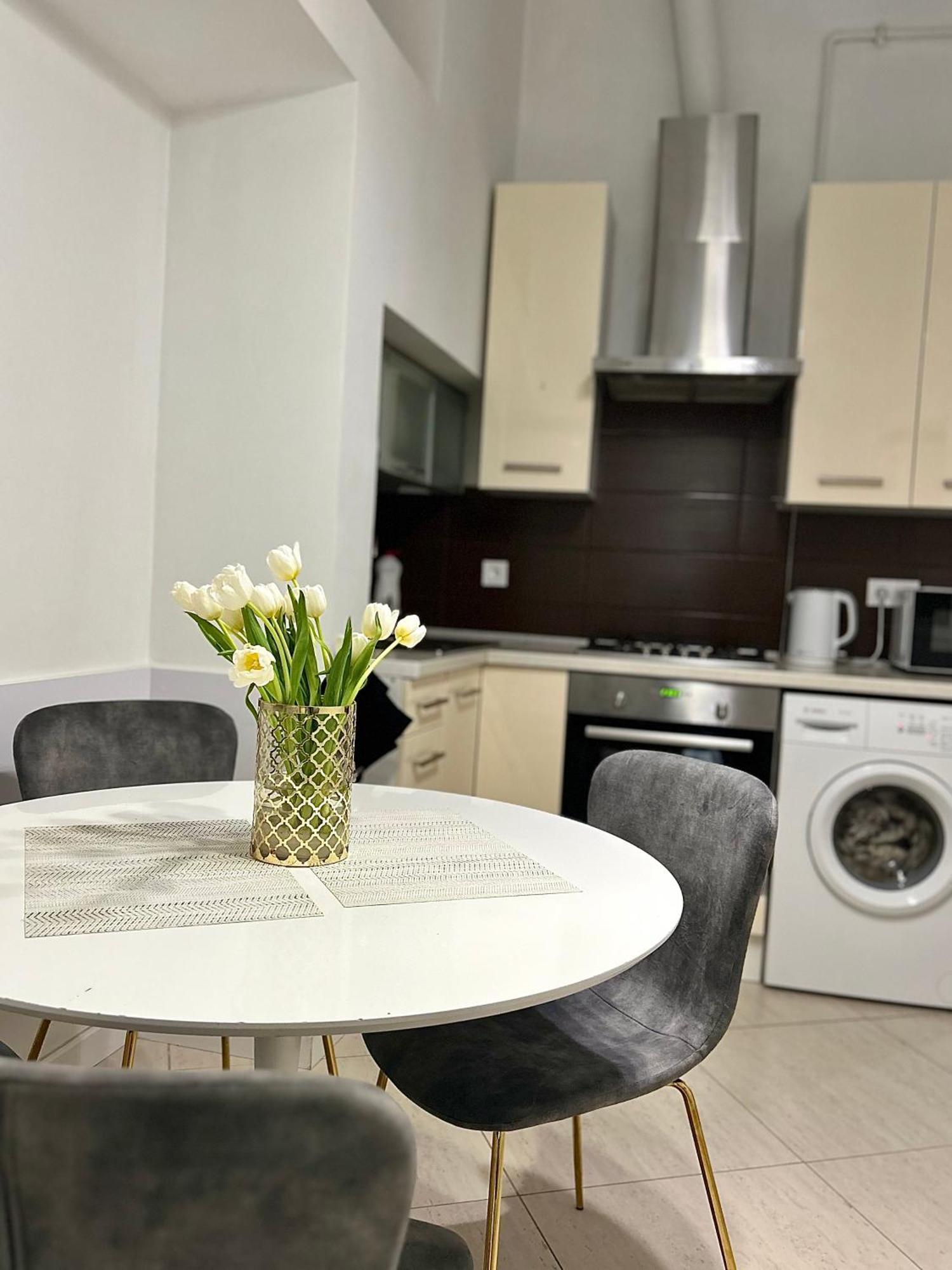 Miamo Apart Гнатюка 18 Lvov Exteriér fotografie